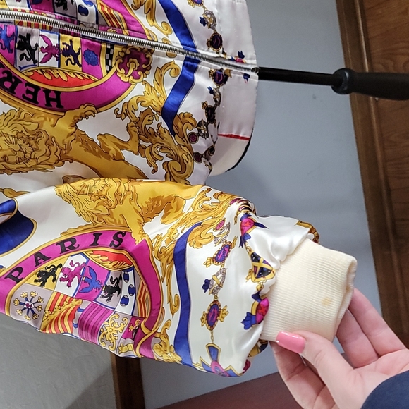 SOLD Hermes silk baseball style jacket 25" pit to pit 24" long - Picture 3 of 6